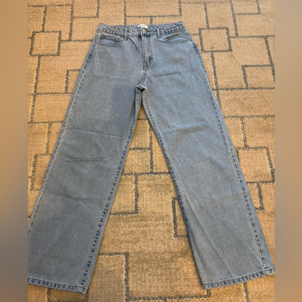 Forever 21 Light Wash High-Rise Jeans